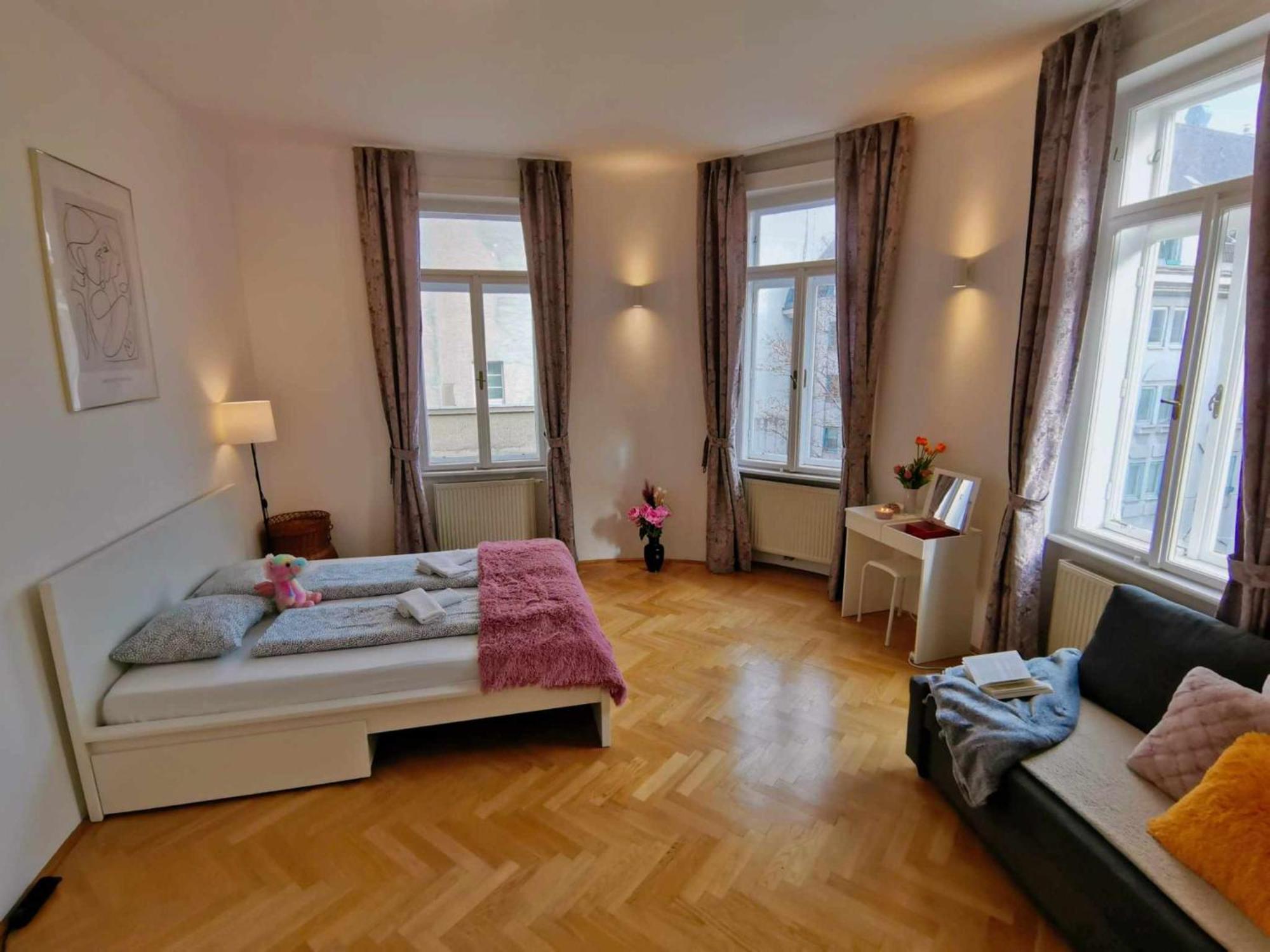 Central And Round 3 Minutes To City Shopping Center And Schoenbrunn Palace Wien Eksteriør billede
